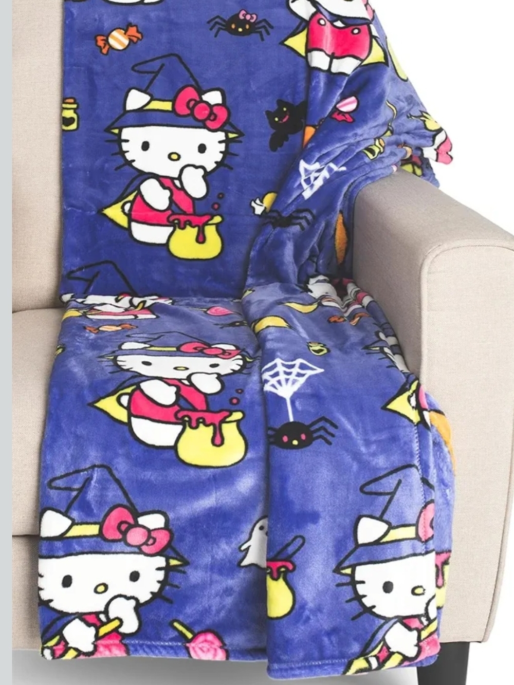 Hello Kitty Halloween Plush Throw - Purple with Yellow & Pink